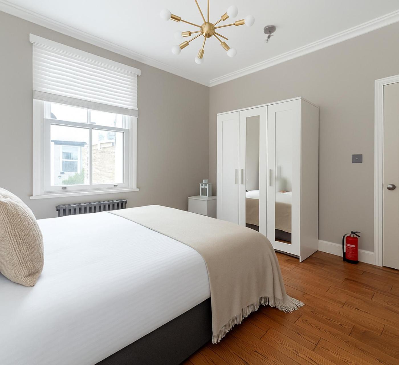 5 Bed In Hammersmith Apartment London