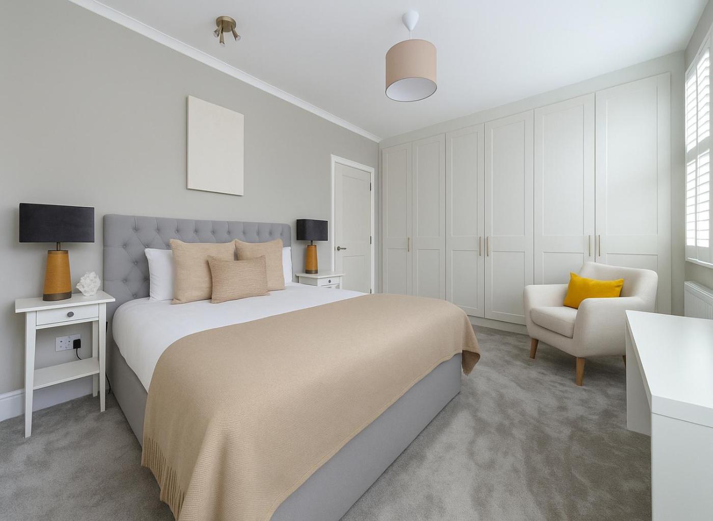 5 Bed In Hammersmith Apartment London